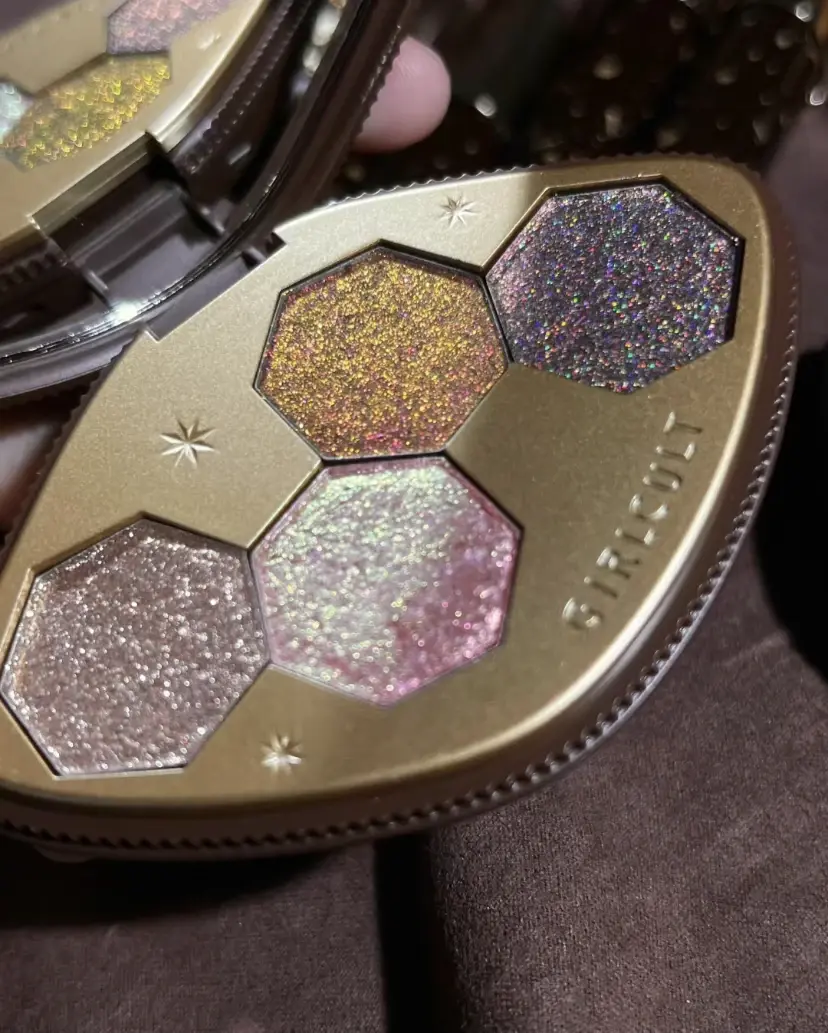 girlcults explosive flash color eyeshadow imagery